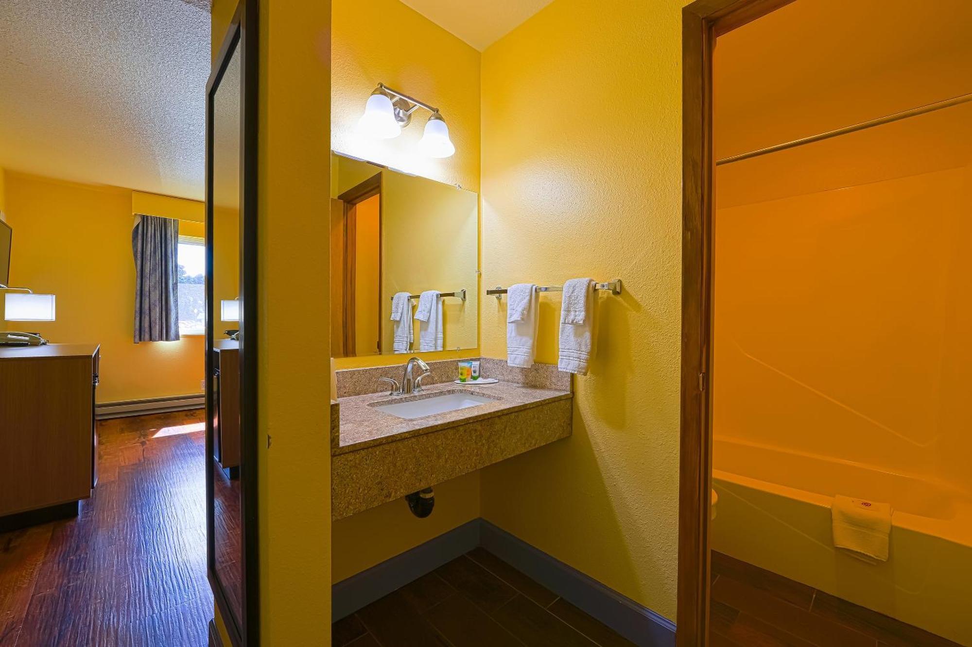 Coastal Inn By Oyo Lincoln City - Oregon Coast Hwy Bagian luar foto
